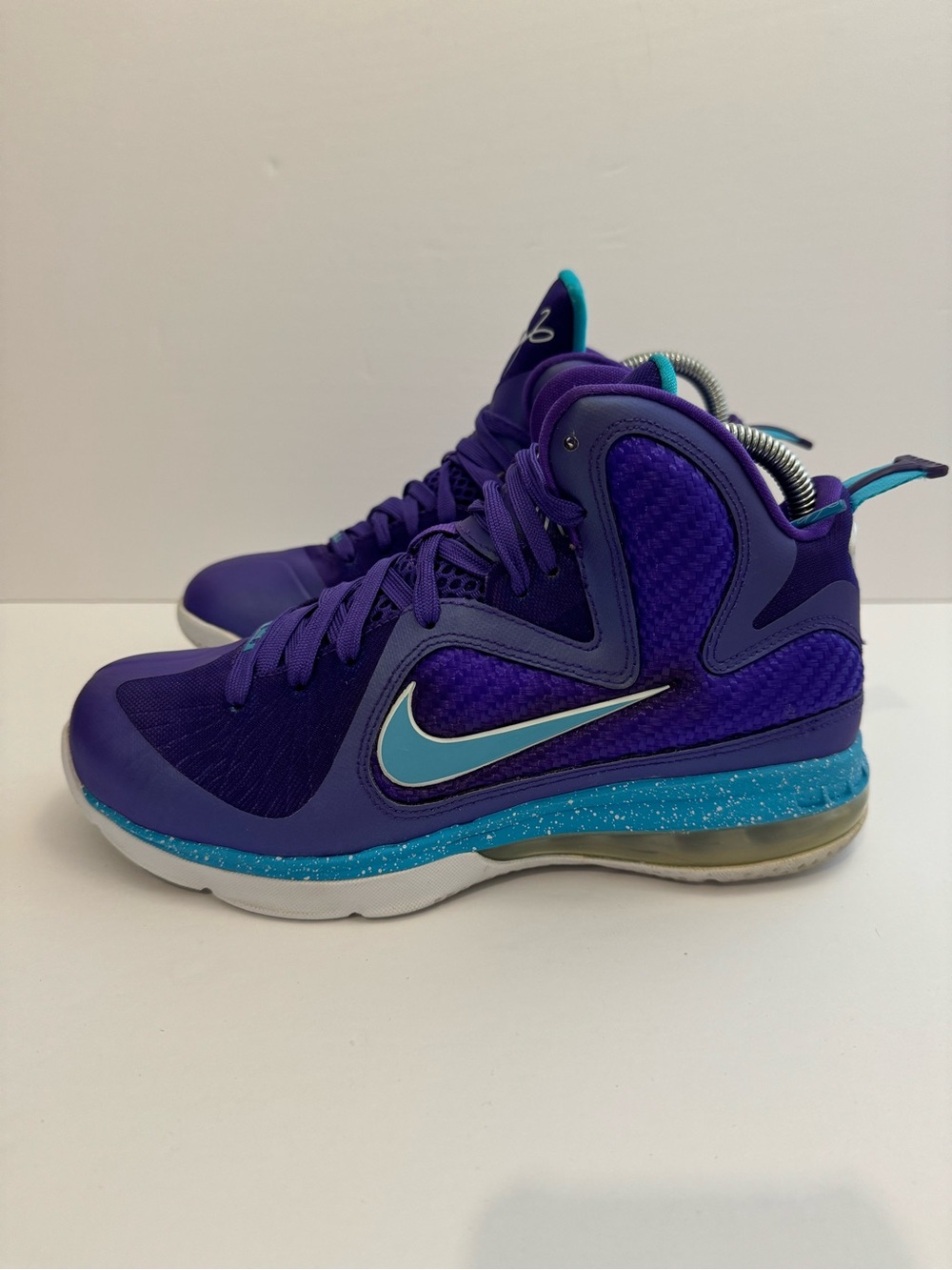 Nike LeBron 9 Summit Lake Hornets 472664-500 GS Size 6.5Y Basketball Shoes - Picture 3 of 9